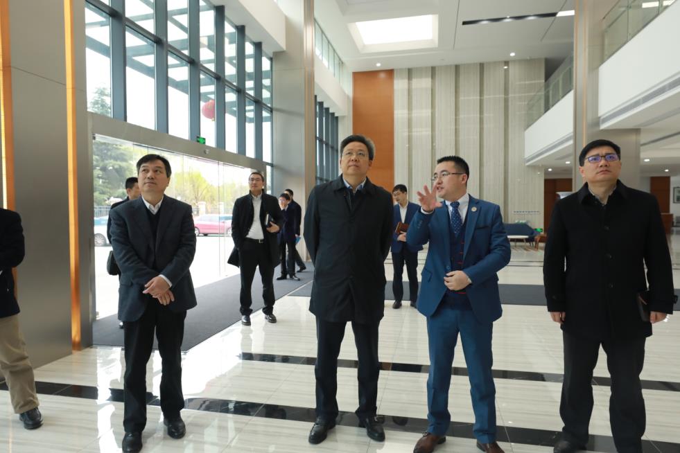 蘇州高新區(qū)黨工委書(shū)記、區(qū)長(zhǎng)吳新明書(shū)記、王牟、黃鋒主任一行調(diào)研通錦