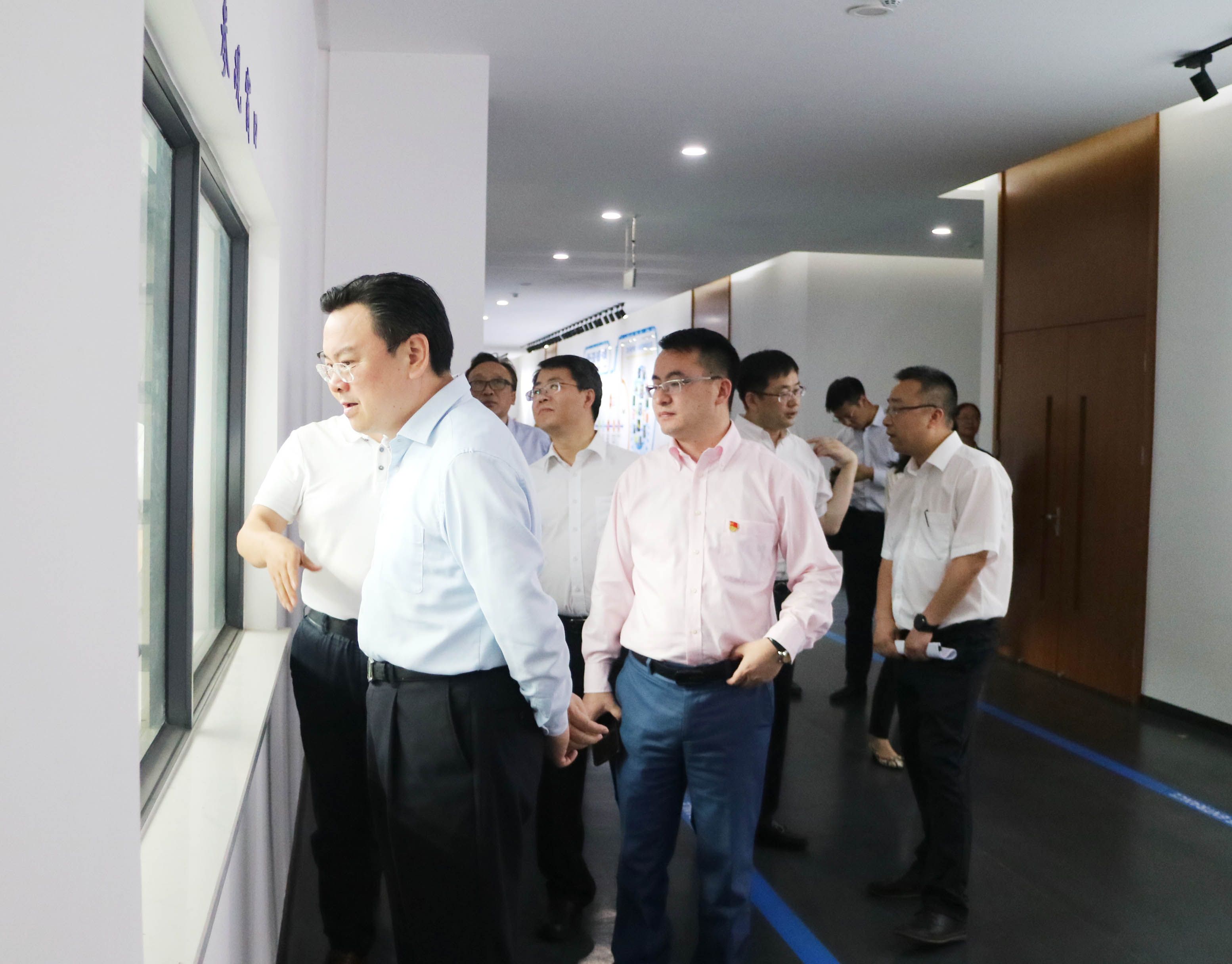 蘇州高新區(qū)黨工委書記方文浜一行蒞臨通錦調(diào)研指導(dǎo)